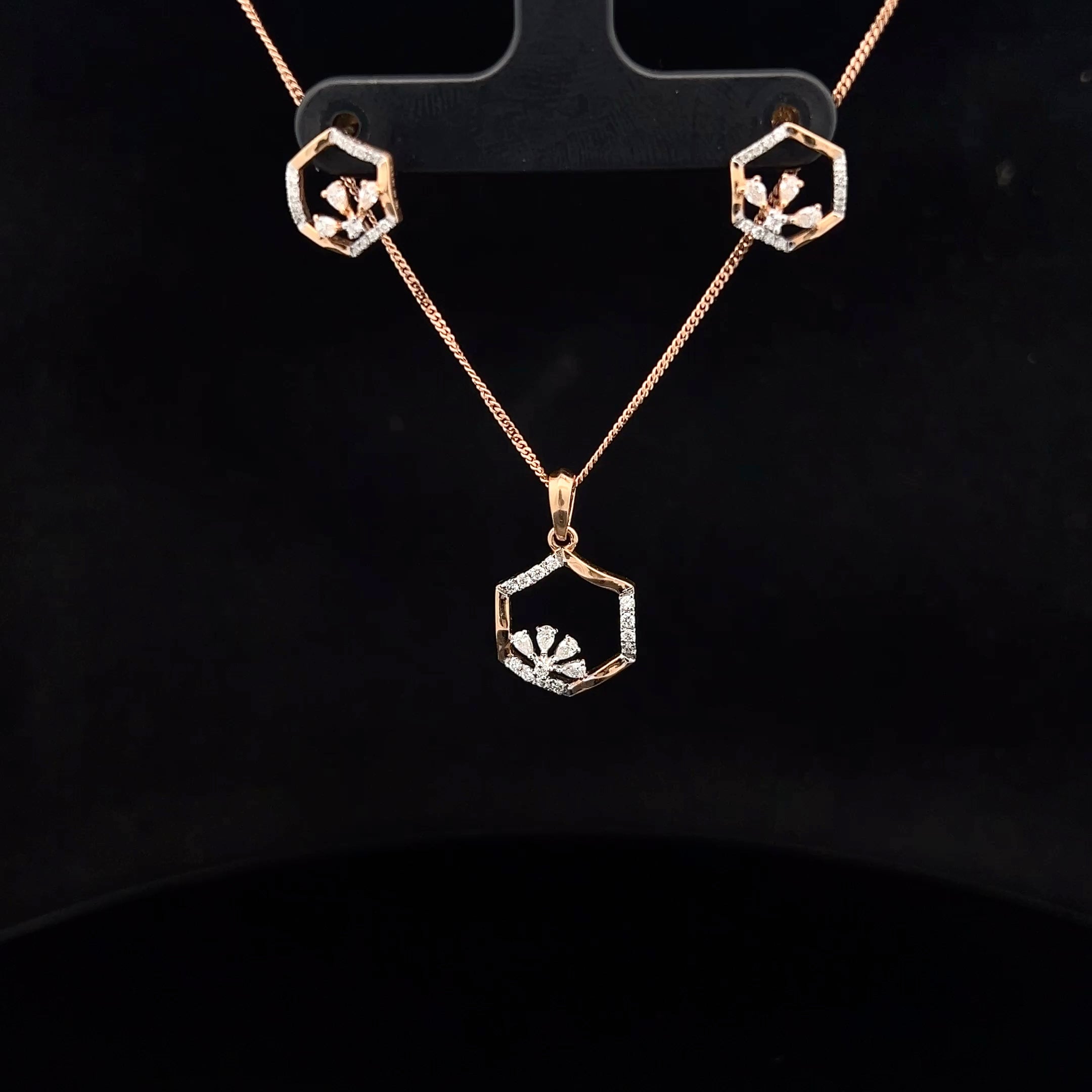Flush-Set Diamond Pendat Set